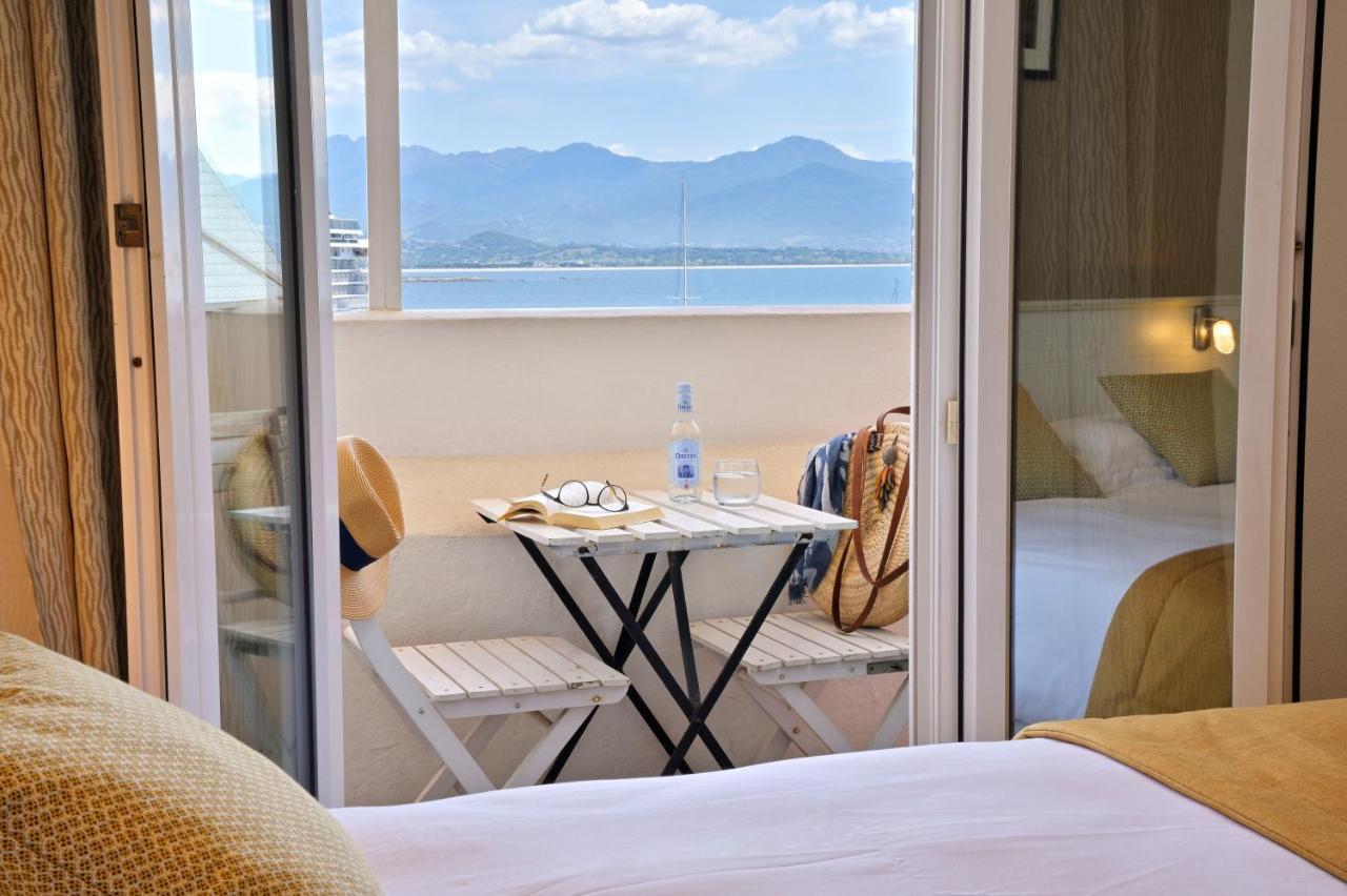 Hotel Du Golfe Аячо Екстериор снимка