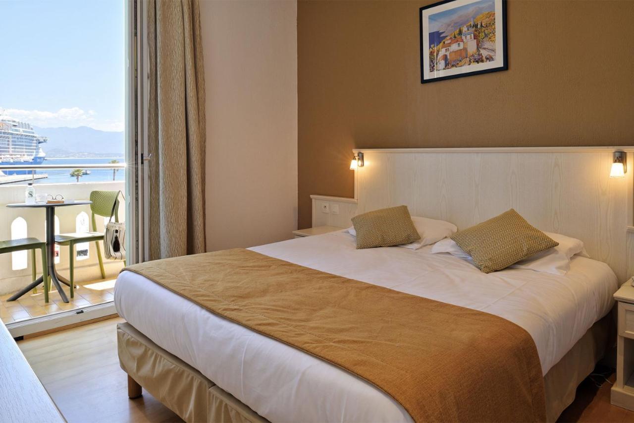 Hotel Du Golfe Аячо Екстериор снимка