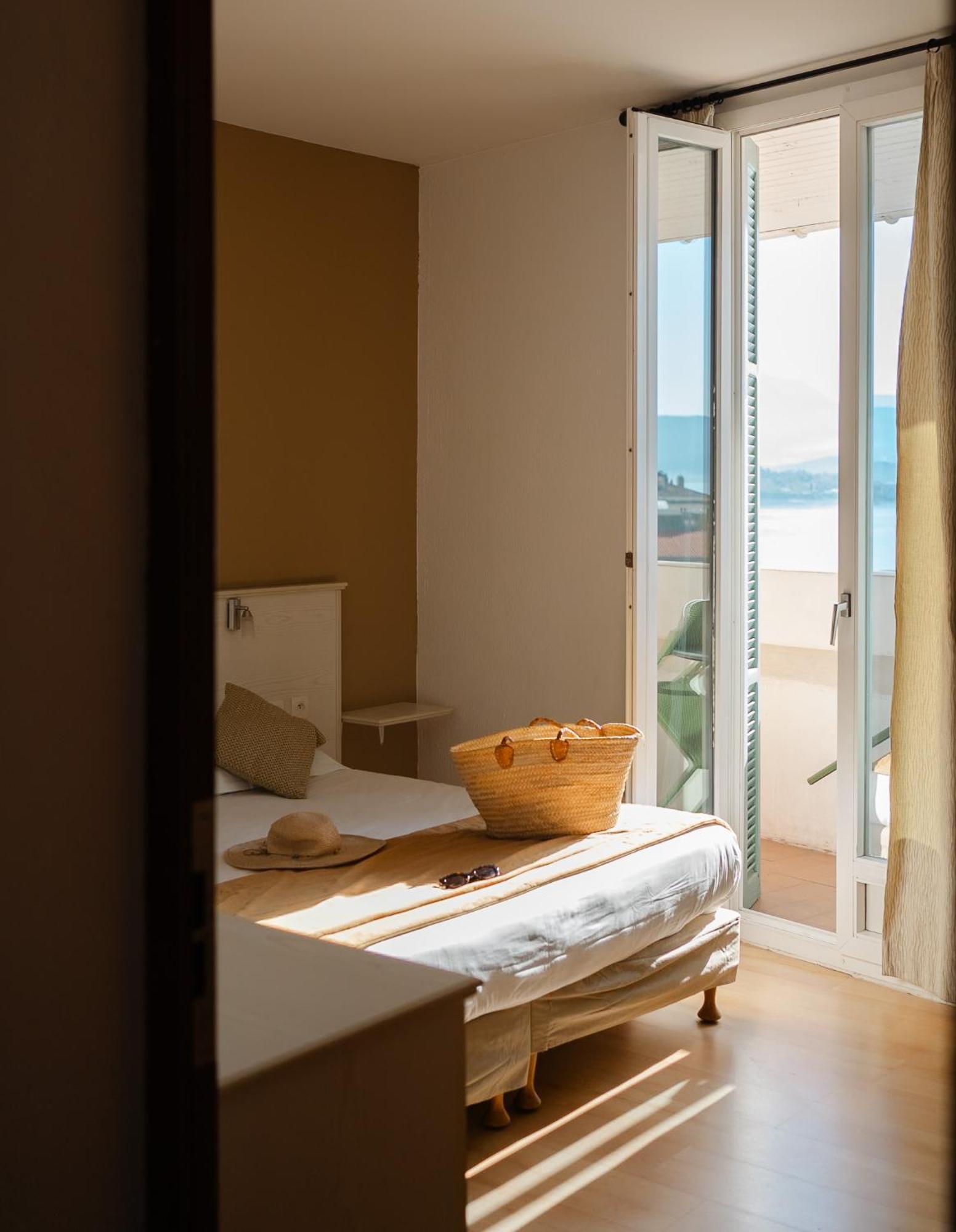 Hotel Du Golfe Аячо Екстериор снимка