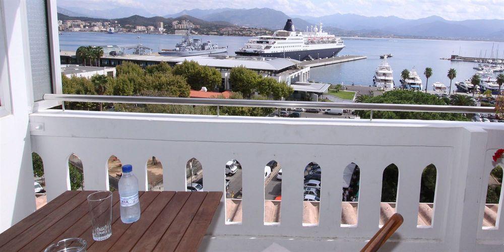 Hotel Du Golfe Аячо Екстериор снимка